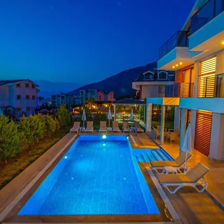 Onno Villa, Oezel Havuzlu, *
