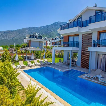Onno Villa, Oezel Havuzlu, *