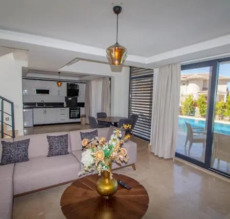 Onno Villa, Oezel Havuzlu, Villa Fethiye